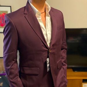 Men’s dark burgundy fitted suit